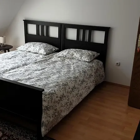 Samostan Mekinje אכסניה