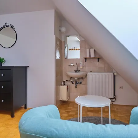 Samostan Mekinje * קמניק