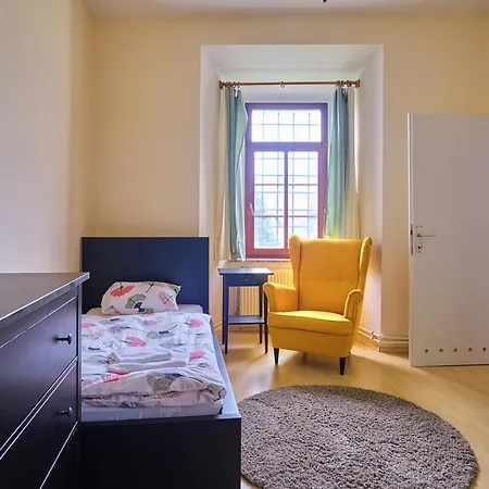 Samostan Mekinje אכסניה