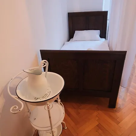 Samostan Mekinje Hostal