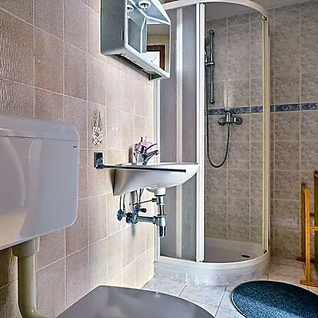 Hostal Samostan Mekinje *