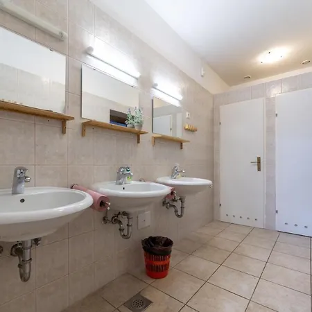 Samostan Mekinje Hostal