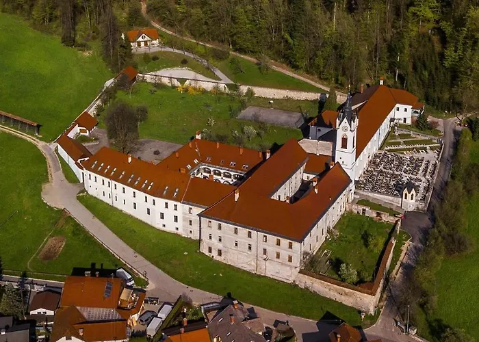 Samostan Mekinje Hostel Kamnik